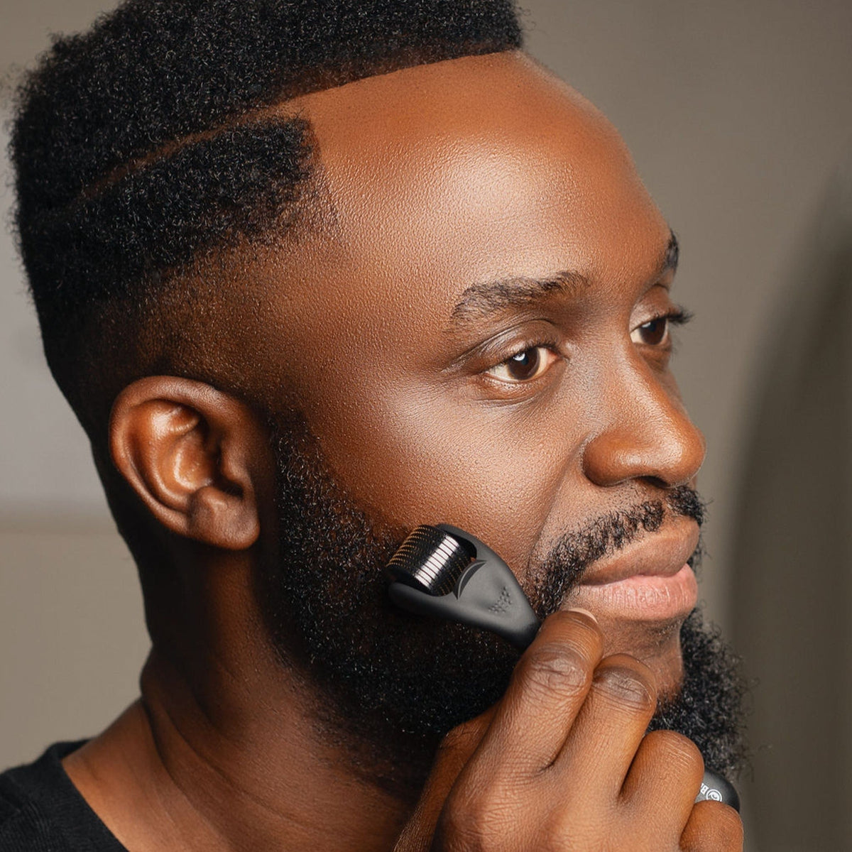 Dermaroller – Dites Adieu à la Perte de Cheveux et aux Trous dans la Barbe
